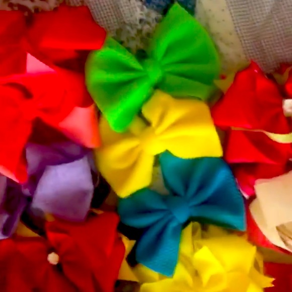 Girls boutique bows over 40 & no mark headbows